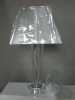 Prodám 2 ks stolních lamp, lampa má skleněnou 
broušenou nohu a textilní stínítko, které lze vyměnit.
Velmi dekorativní kus.
Cena je za oba kusy.
