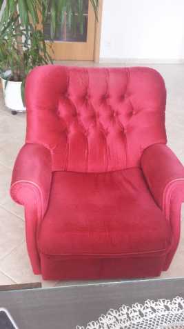 bordo červená rozkládací sedačka