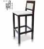 Židle STRAKOŠ DM33 je barová židle, kterou umíme dodat v různých provedeních (celodřevěná, s čalouněným sedákem i celočalouněnou). Tato židle je vyrobená z masívu přírodního dřeva buku o rozměrech: šířka 42cm, výška opěradla 103cm, výška sedací plochy 75 cm, hloubka 39 cm. Nosnost 120kg, zesílená bytelná konstrukce. ŽIDLE JE VHODNÁ DO RESTAURACÍ, HOTELů, VINÁREN i DOMÁCNOSTÍ. Možnost volby barvy lakování i vzoru čalounění.