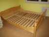 Manželská postel dřevěná,borovice - bez matrací