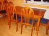 Prodám stůl se šesti židlemi, jedna z nich byla opravována, jinak vše v perfektním stavu, rozměr stolu 91 x 152, design třešeň