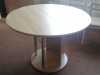 Prodám velmi zachovalý kulatý kuchyňský stůl barvy dubu a průměru 150cm. Info na tel. 723 975 966. 