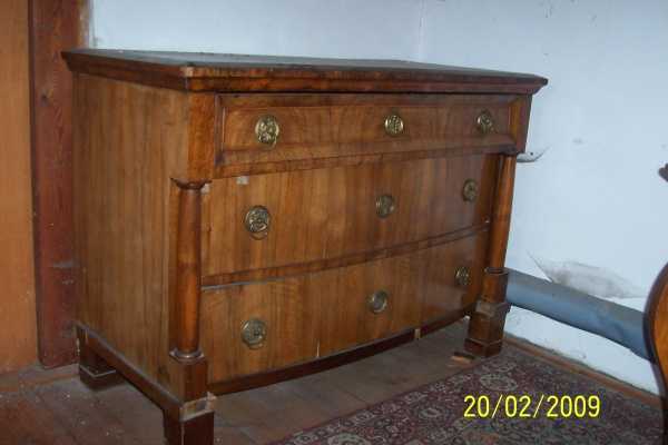 Prodej starého nábytku-dědictví