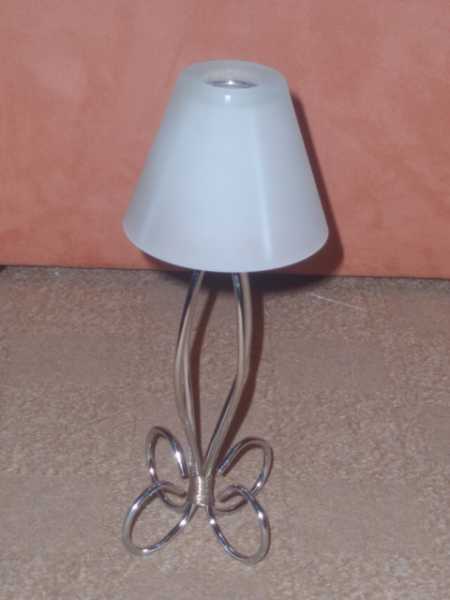 stolní lampička