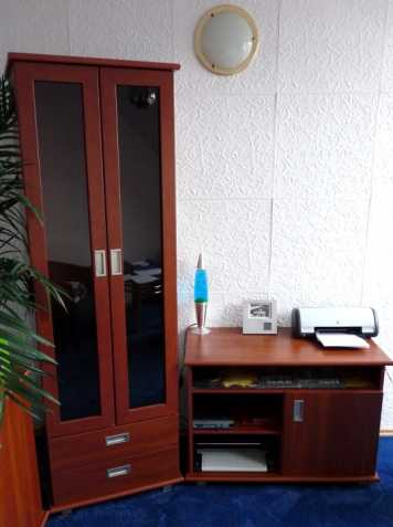 Kompletní kancelářský nábytek-levně