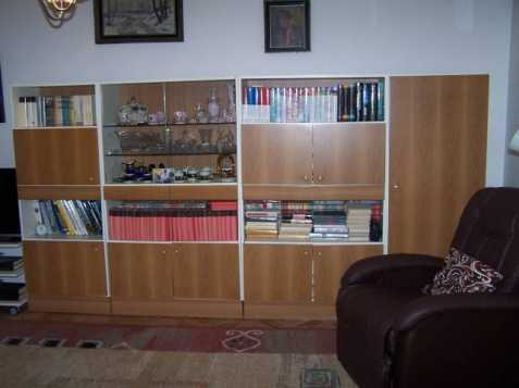 Obývací stěna + stolek, gauč, skříň