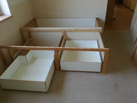 Šatní skříň + postel